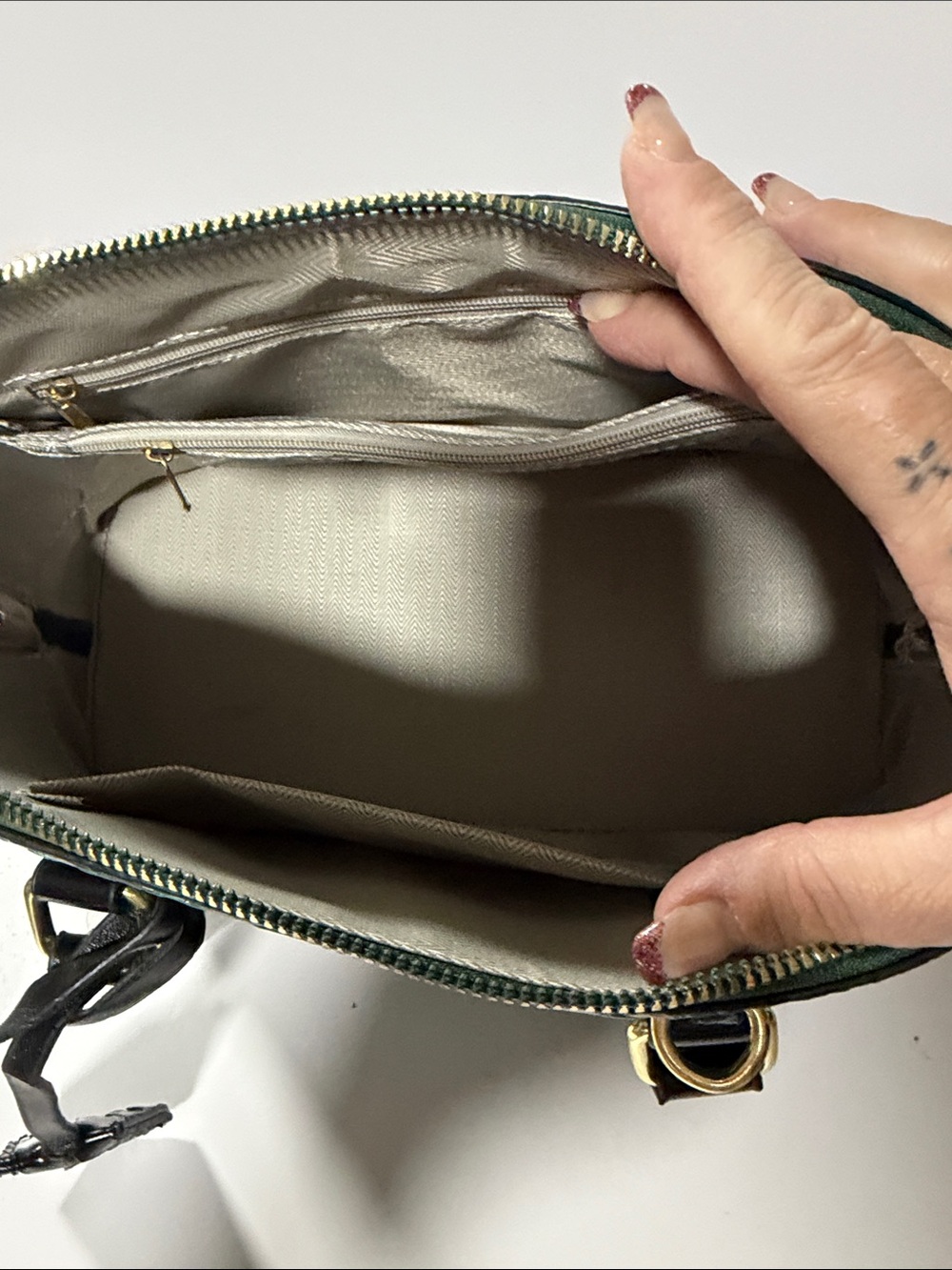 Green Snake-Texture Dome Satchel Handbag - Picture 2 of 2